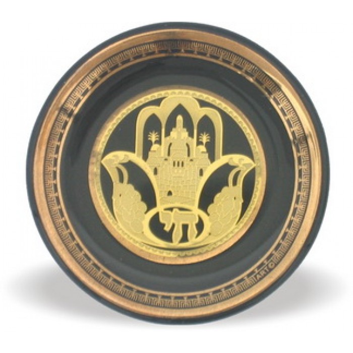 5.7 Centimetre Ceramic Magnet with a Golden Hamsa
